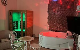De 85 M² En Casagiove, Con 3 Habitación(es) Y 3 Baño(s) Privado(s) Caserta 2*